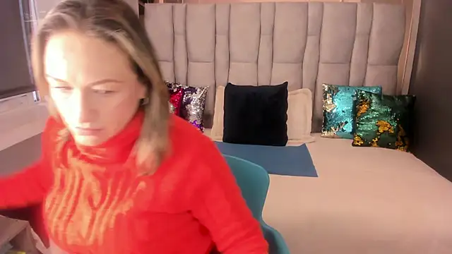 Charlot milf online show from October 15, 2025, 11:54 am