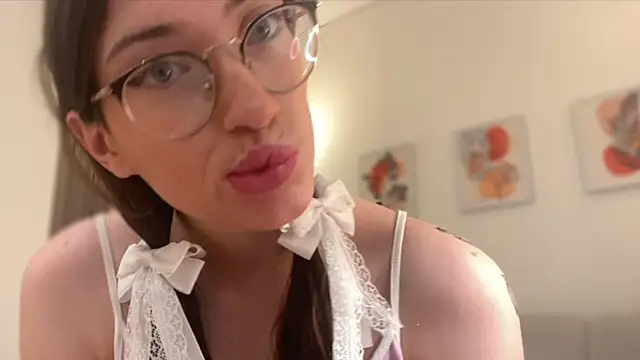 Kelly Berry   online show from November 26, 2025, 6:20 pm