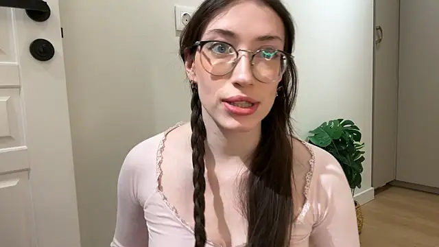 Kelly Berry   online show from January 6, 2026, 5:49 pm