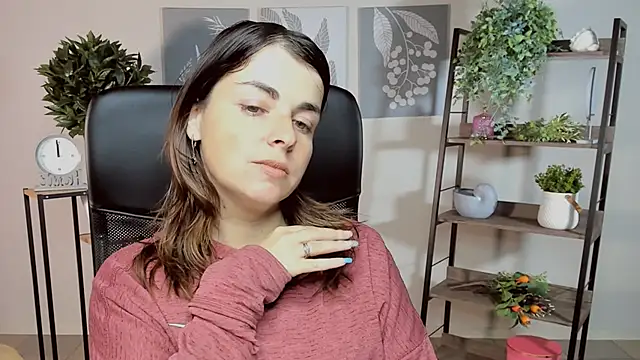 Snapshot of MartaEdams chatting on October 14, 2025, 6:14 am MartaEdams online show from October 14, 2025, 6:14 am