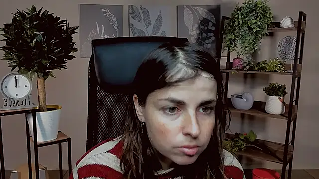 Snapshot of MartaEdams chatting on November 10, 2025, 6:12 am MartaEdams online show from November 10, 2025, 6:12 am