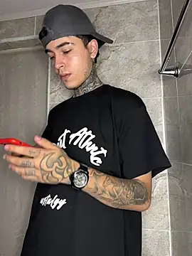 Snapshot of samm4044 chatting on October 24, 2025, 3:36 am samm4044 online show from October 24, 2025, 3:36 am