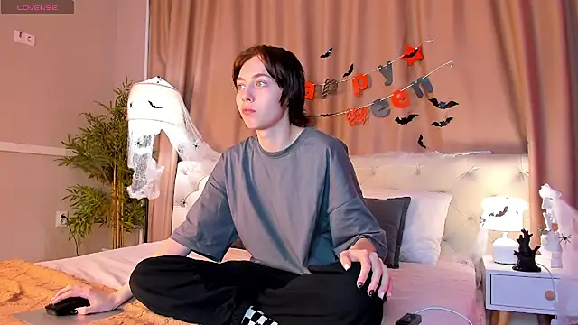 Skelerata online show from October 27, 2025, 1:31 am