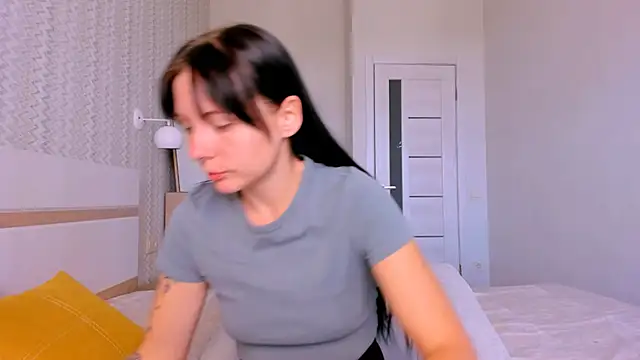 Elle Pearl  online show from September 11, 2025, 6:13 am