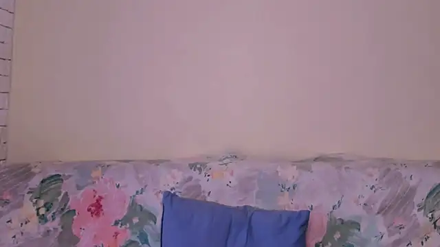 Snapshot of Elle_Pearl_ chatting on January 18, 2026, 7:34 am Elle Pearl online show from January 18, 2026, 7:34 am