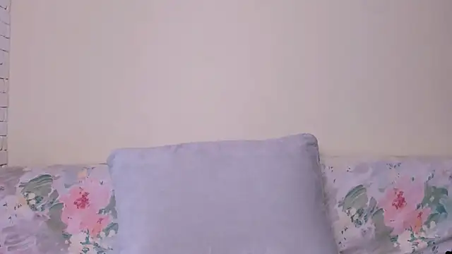 Snapshot of Elle_Pearl_ chatting on March 28, 2026, 6:24 am Elle Pearl online show from March 28, 2026, 6:24 am