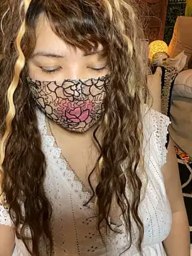 xoxLILxMELOxox online show from October 3, 2025, 4:48 pm