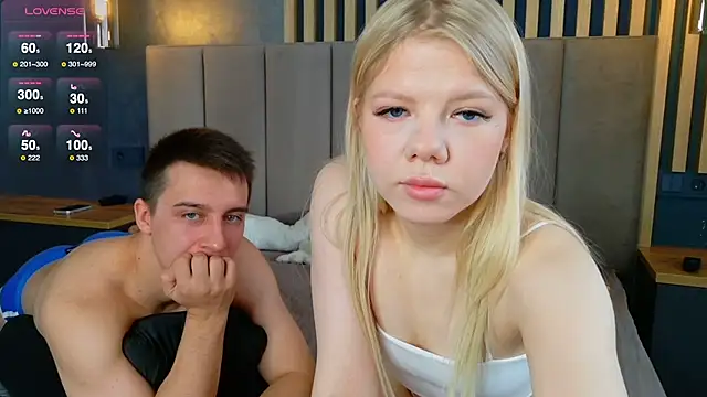 Snapshot of SandraGaze chatting on February 8, 2026, 10:29 am SandraGaze online show from February 8, 2026, 10:29 am