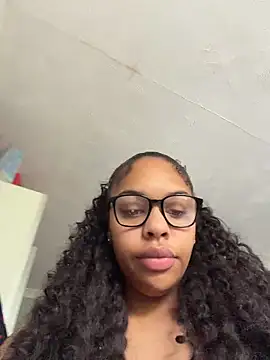 Regina69slut online show from May 18, 2026, 7:14 am