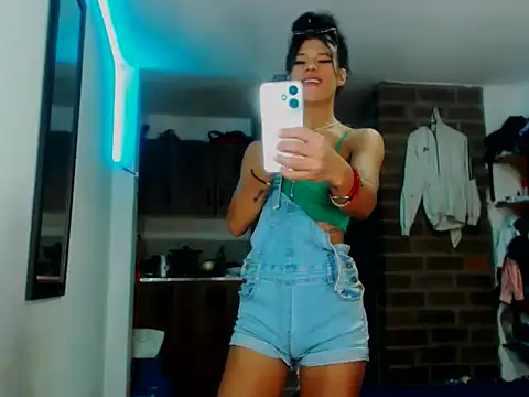 Snapshot of beautiful_taty chatting on October 3, 2025, 8:17 pm beautiful taty online show from October 3, 2025, 8:17 pm