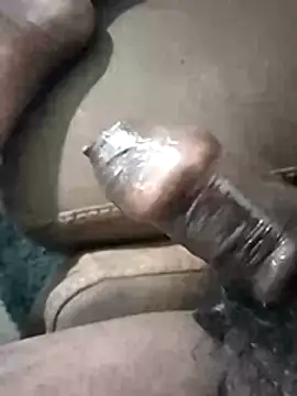 Snapshot of Curvy_Pounder chatting on November 18, 2025, 12:49 am Curvy Pounder online show from November 18, 2025, 12:49 am