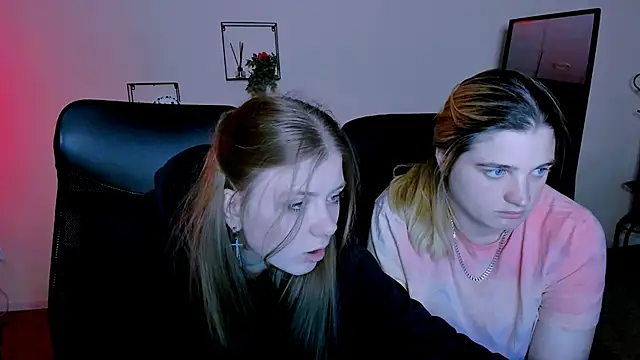 Snapshot of foxy_tease_ chatting on September 13, 2025, 10:20 pm foxy tease online show from September 13, 2025, 10:20 pm