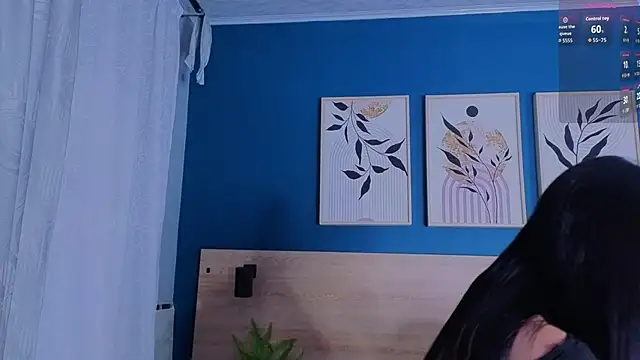 Snapshot of SarahMiler_ chatting on September 19, 2025, 11:44 am SarahMiler online show from September 19, 2025, 11:44 am