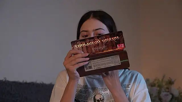 ywixos online show from September 18, 2025, 11:45 am