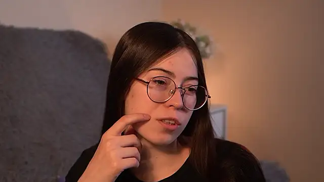 Snapshot of ywixos chatting on February 5, 2026, 1:49 pm ywixos online show from February 5, 2026, 1:49 pm