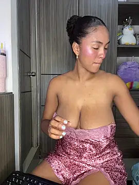 Snapshot of Mia_sweet80 chatting on October 20, 2025, 3:29 am Mia sweet80 online show from October 20, 2025, 3:29 am