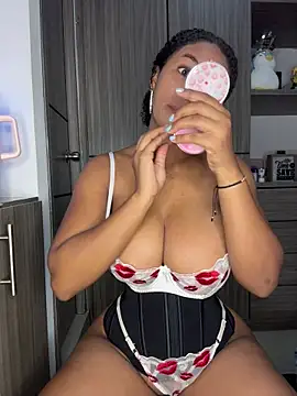 Snapshot of Mia_sweet80 chatting on October 22, 2025, 2:56 am Mia sweet80 online show from October 22, 2025, 2:56 am