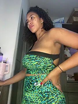 Snapshot of Mia_sweet80 chatting on October 28, 2025, 3:10 am Mia sweet80 online show from October 28, 2025, 3:10 am