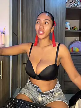 Snapshot of Mia_sweet80 chatting on November 11, 2025, 3:17 am Mia sweet80 online show from November 11, 2025, 3:17 am