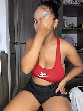 Snapshot of Mia_sweet80 chatting on November 13, 2025, 4:00 am Mia sweet80 online show from November 13, 2025, 4:00 am