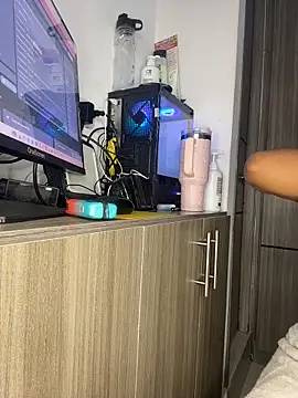 Snapshot of Mia_sweet80 chatting on November 14, 2025, 3:49 am Mia sweet80 online show from November 14, 2025, 3:49 am