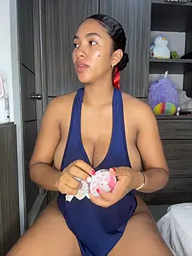 Snapshot of Mia_sweet80 chatting on November 17, 2025, 3:12 am Mia sweet80 online show from November 17, 2025, 3:12 am