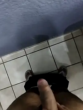 Leofj007 online show from December 17, 2025, 11:00 pm