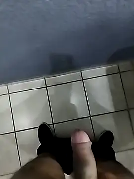 Snapshot of Leofj007 chatting on December 22, 2025, 6:27 pm Leofj007 online show from December 22, 2025, 6:27 pm