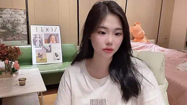 suki-1 online show from October 3, 2025, 3:42 pm