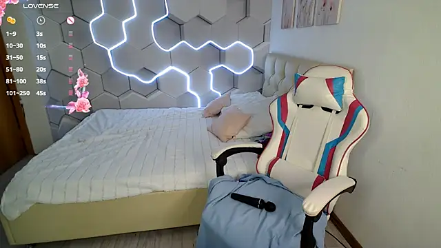 aliicemeow online show from July 8, 2026, 3:44 am
