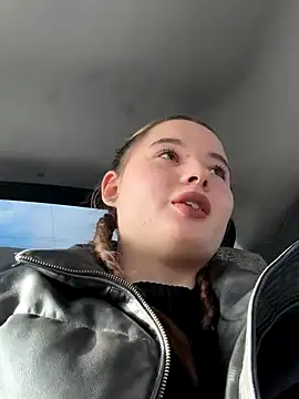 StephanieMur online show from November 15, 2025, 5:05 am