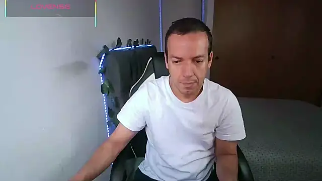 Snapshot of Cerso1 chatting on May 30, 2026, 12:57 pm Cerso1 online show from May 30, 2026, 12:57 pm