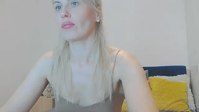 Snapshot of Lika_Soul chatting on October 24, 2025, 3:19 pm Lika Soul online show from October 24, 2025, 3:19 pm