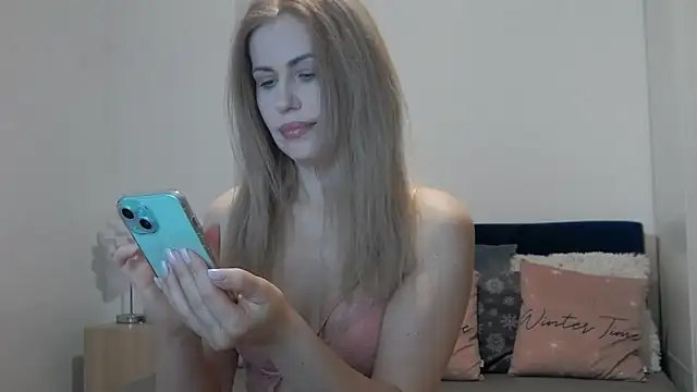 Snapshot of Lika_Soul chatting on February 13, 2026, 4:03 pm Lika Soul online show from February 13, 2026, 4:03 pm