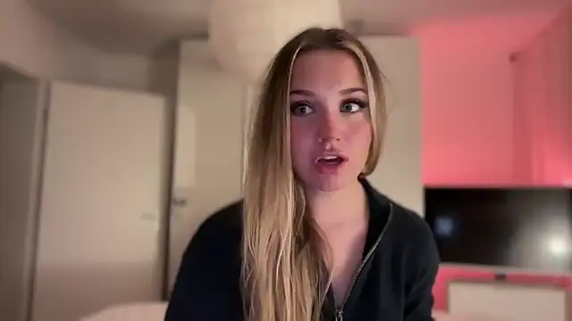 Snapshot of vicidream chatting on December 20, 2025, 11:01 pm vicidream online show from December 20, 2025, 11:01 pm