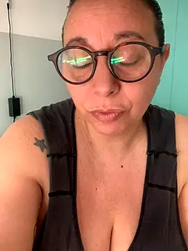 LupeLok online show from November 3, 2025, 3:13 pm