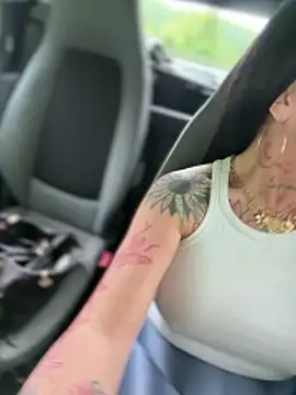 ASSERINAAA online show from May 8, 2026, 10:53 am