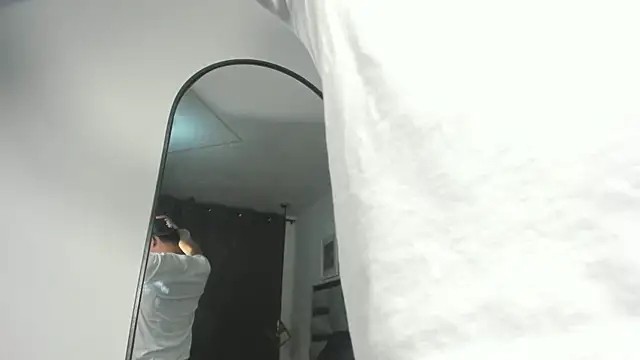 lianfox  online show from May 27, 2026, 1:08 pm