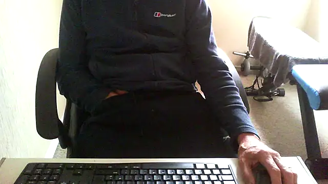 Snapshot of rogpb chatting on October 3, 2025, 11:07 am rogpb online show from October 3, 2025, 11:07 am