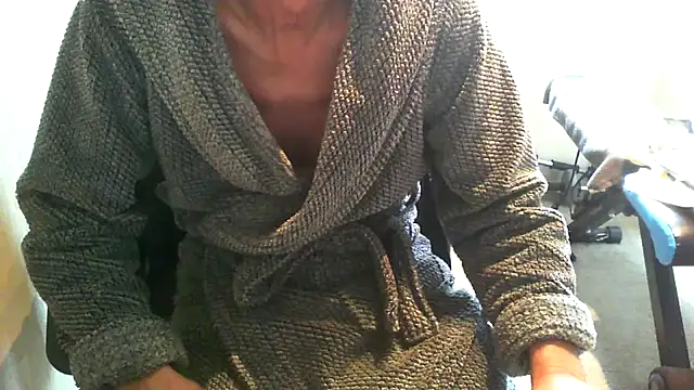 Snapshot of rogpb chatting on October 31, 2025, 11:33 am rogpb online show from October 31, 2025, 11:33 am