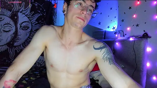 Snapshot of puepleholly chatting on January 18, 2026, 11:30 pm puepleholly online show from January 18, 2026, 11:30 pm