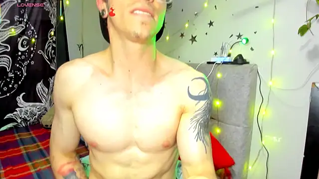 Snapshot of puepleholly chatting on February 12, 2026, 11:00 pm puepleholly online show from February 12, 2026, 11:00 pm