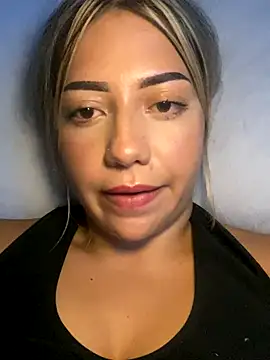 Snapshot of MissCat_ chatting on October 25, 2025, 3:14 am MissCat online show from October 25, 2025, 3:14 am