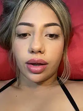 Snapshot of MissCat_ chatting on November 1, 2025, 11:07 pm MissCat online show from November 1, 2025, 11:07 pm