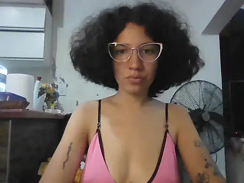 loliporomero online show from October 4, 2025, 7:56 pm