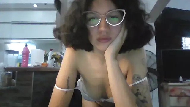 loliporomero online show from November 2, 2025, 1:30 am