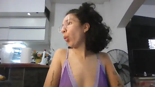 loliporomero online show from November 14, 2025, 1:04 am