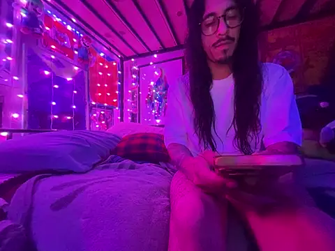 bigdickkane300 online show from May 27, 2026, 7:38 am