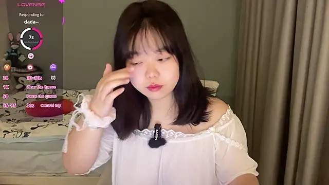 Kittenfishing online show from November 1, 2025, 6:32 pm