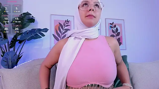 Snapshot of crystal_peed chatting on September 12, 2025, 11:21 am crystal peed online show from September 12, 2025, 11:21 am